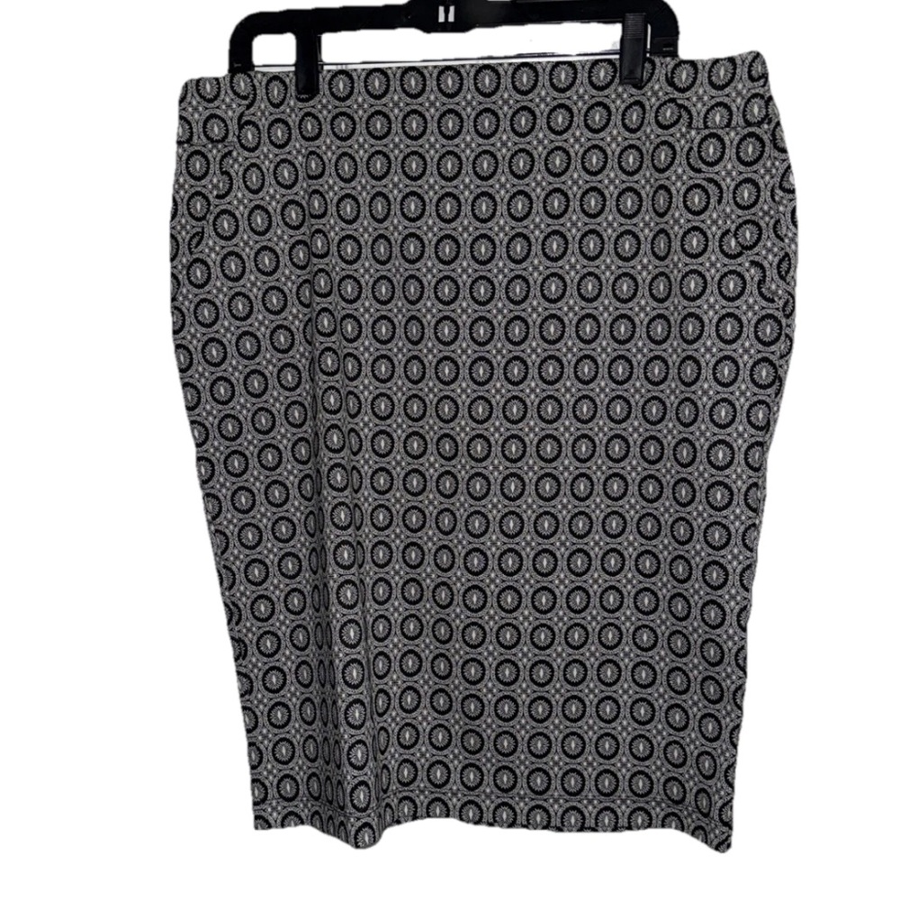 Soho Apparel Black & White Geometric Midi Skirt Stretch Size XL